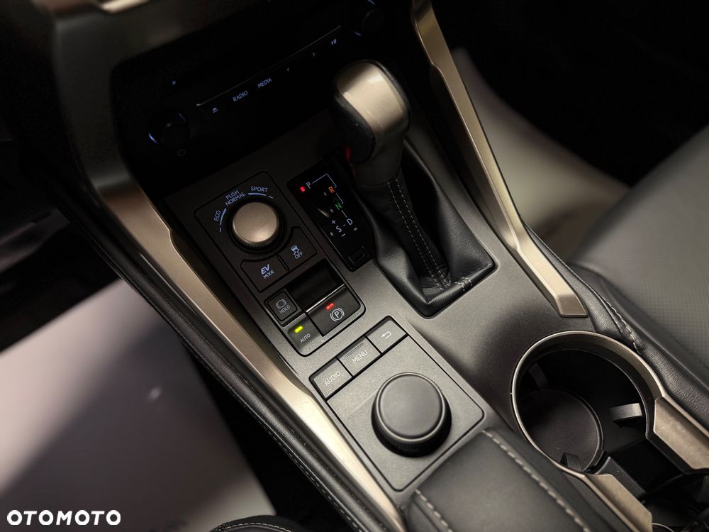 Lexus NX 300h Comfort AWD - 15