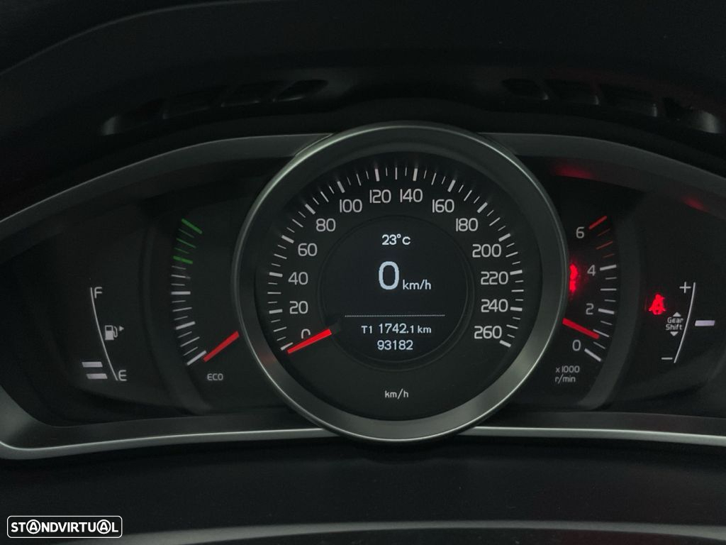 Volvo V40 Cross Country 2.0 D2 Pro - 9
