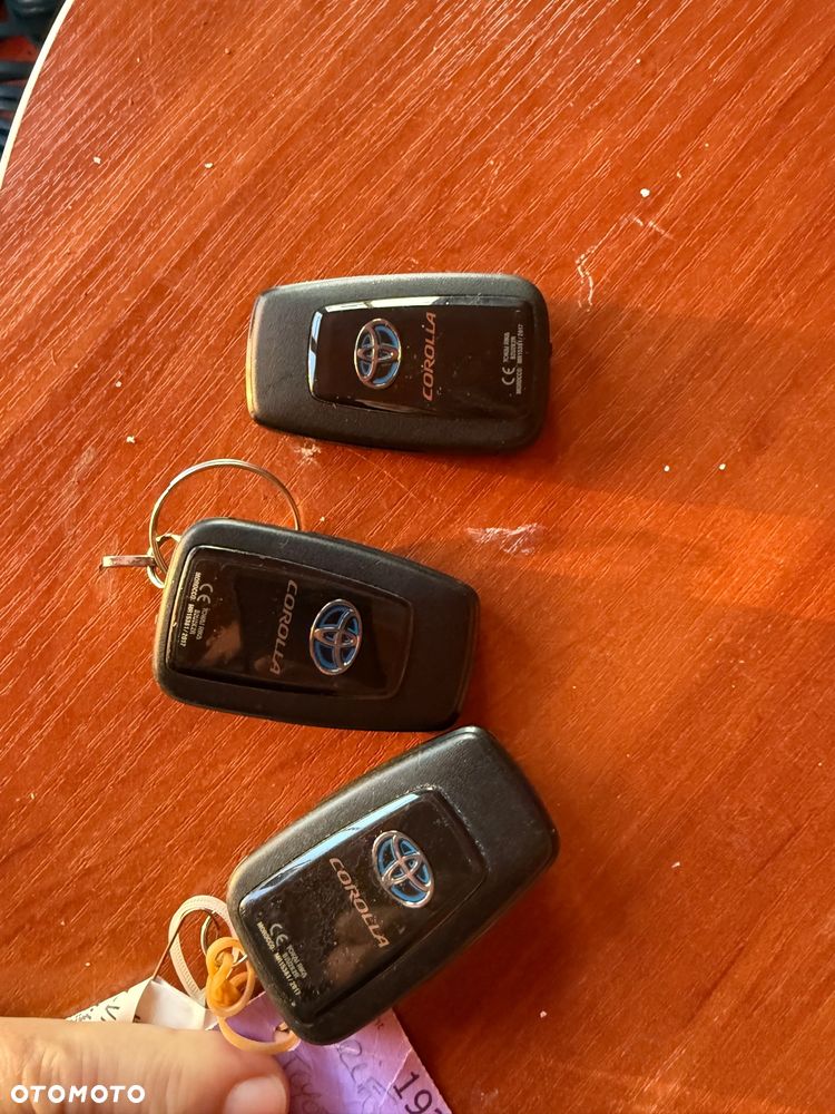 Toyota Corolla 1.8 Hybrid Executive - 13