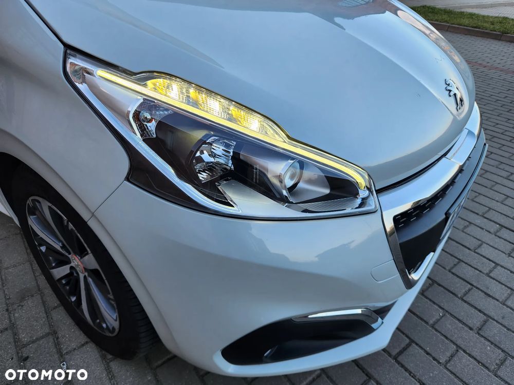Peugeot 208 - 15
