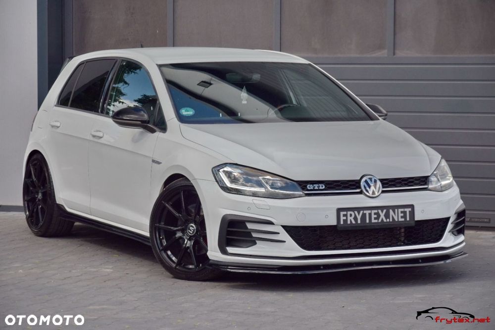 Volkswagen Golf - 2