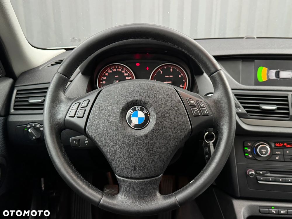 BMW X1 sDrive18d - 26