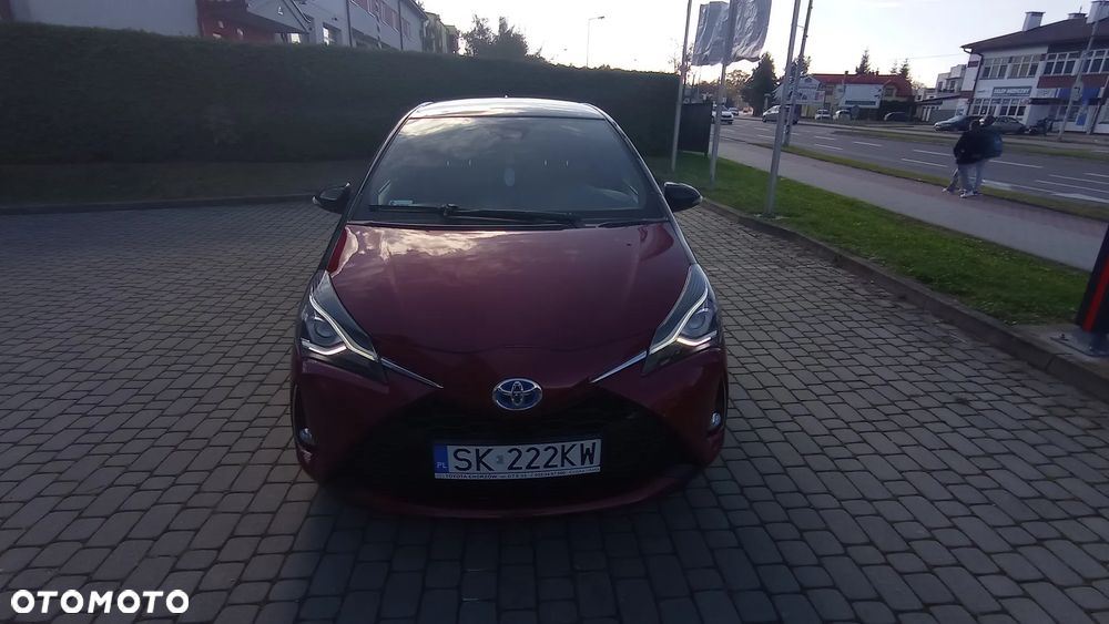 Toyota Yaris Hybrid 100 Selection Pure - 2