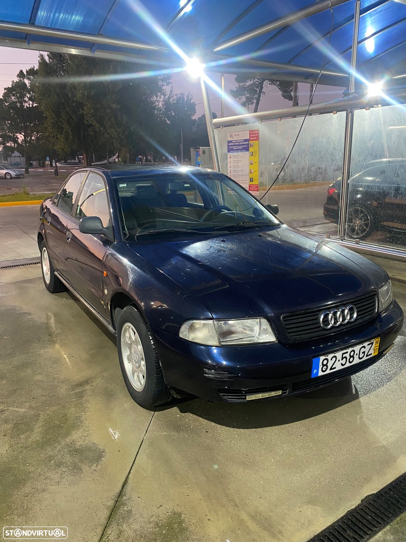 Audi A4 1.6 Attraction - 1