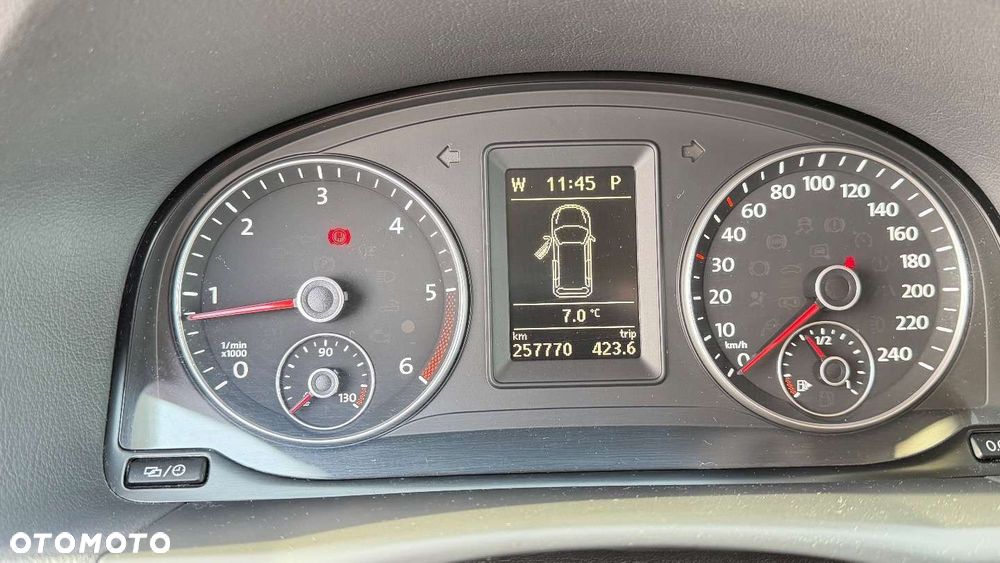 Volkswagen Touran - 34