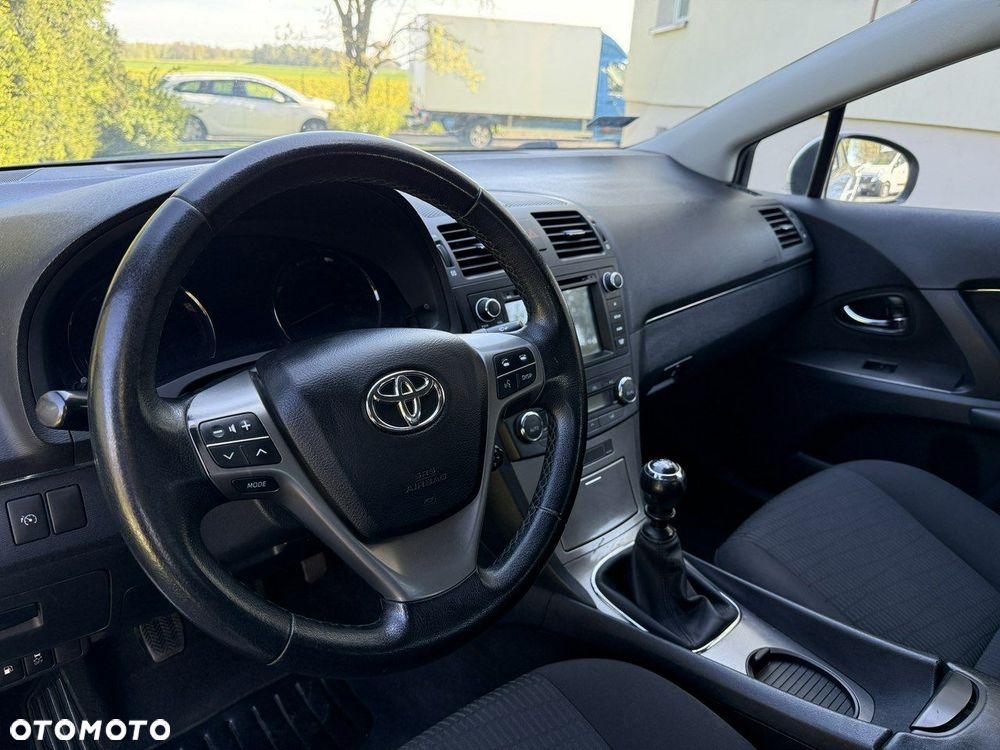 Toyota Avensis 1.8 Style - 19