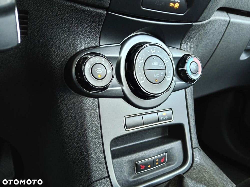 Ford Fiesta 1.25 Celebration - 15