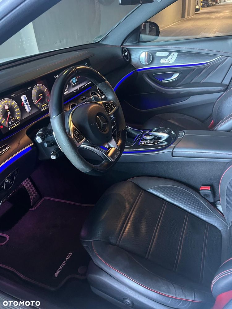 Mercedes-Benz Klasa E 43 AMG 4-Matic - 24