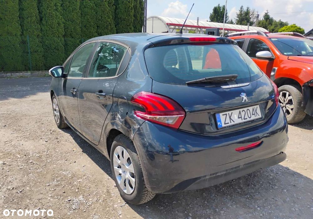 Peugeot 208 - 4