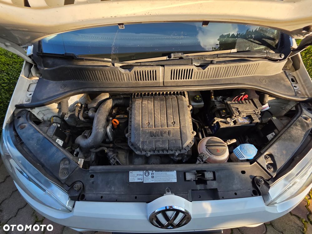 Volkswagen up! (BlueMotion Technology) move - 12