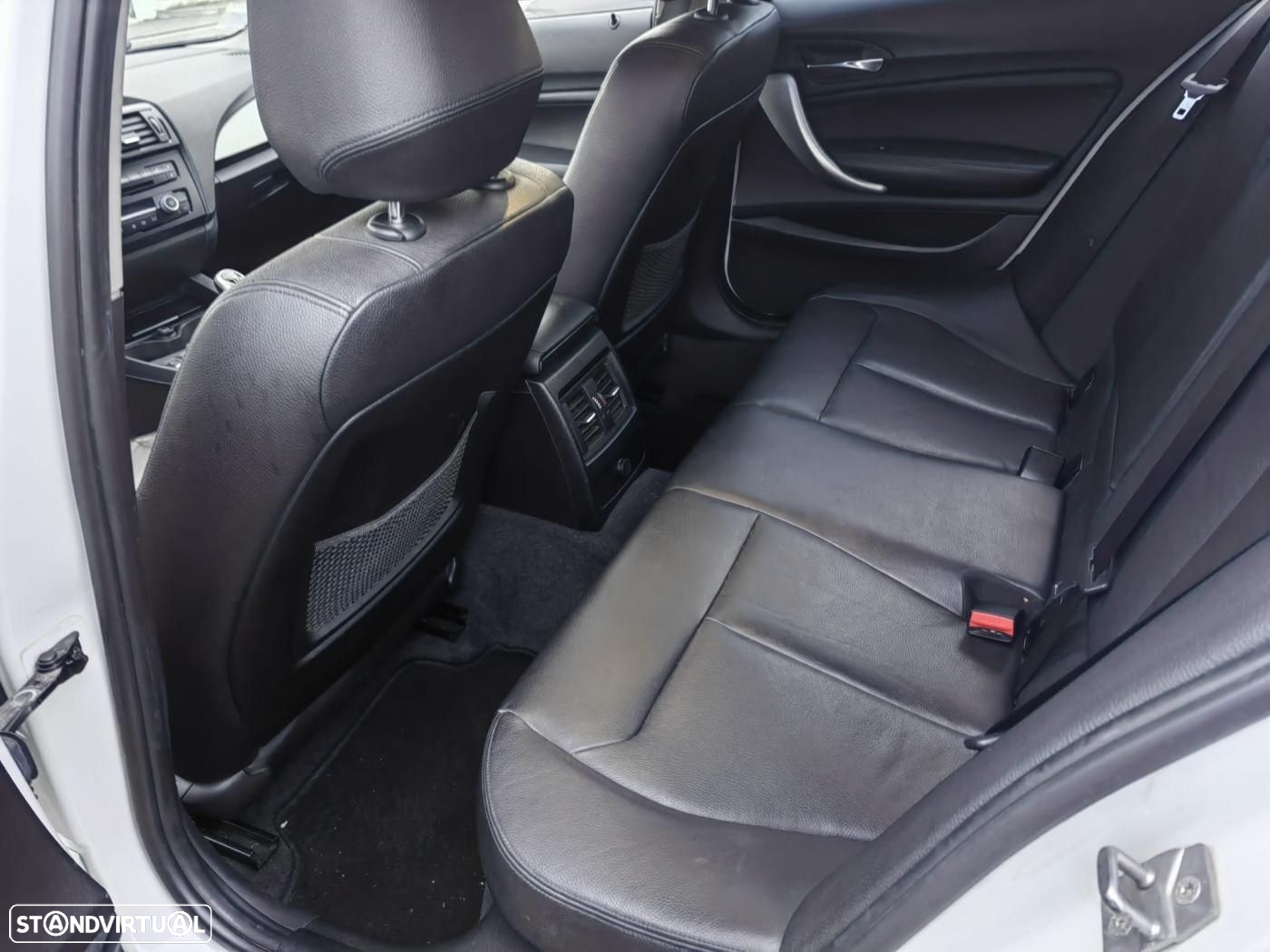 BMW 118 d Pack M - 21