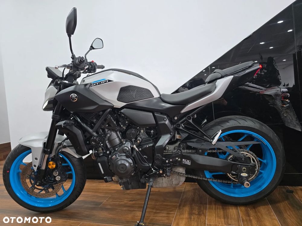 Yamaha MT - 17