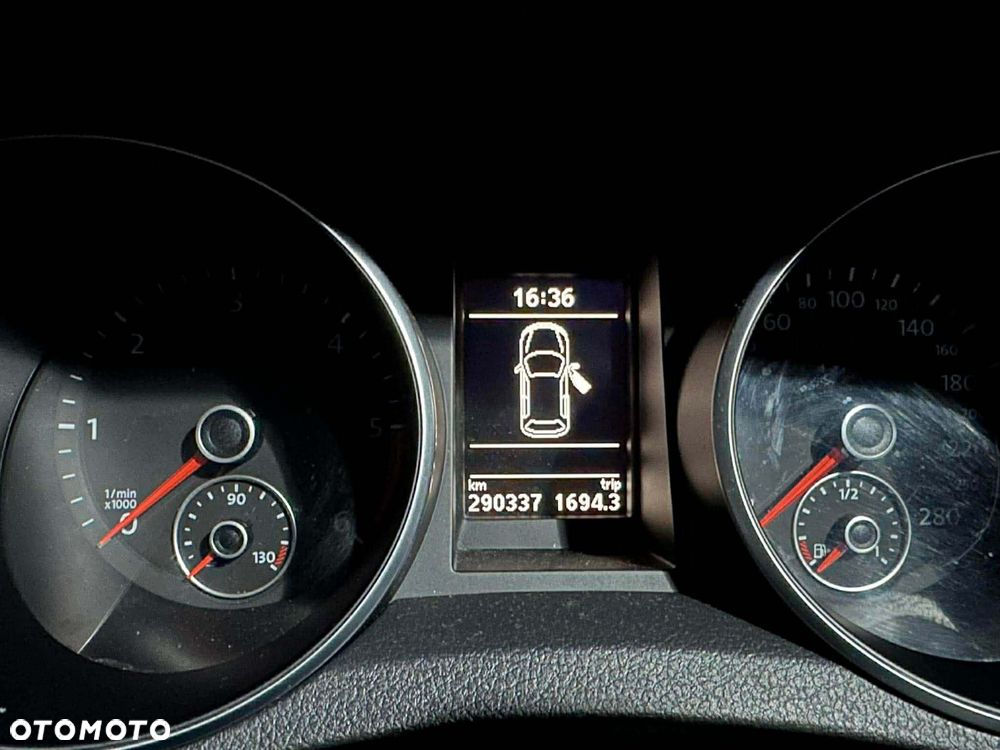 Volkswagen Golf - 23