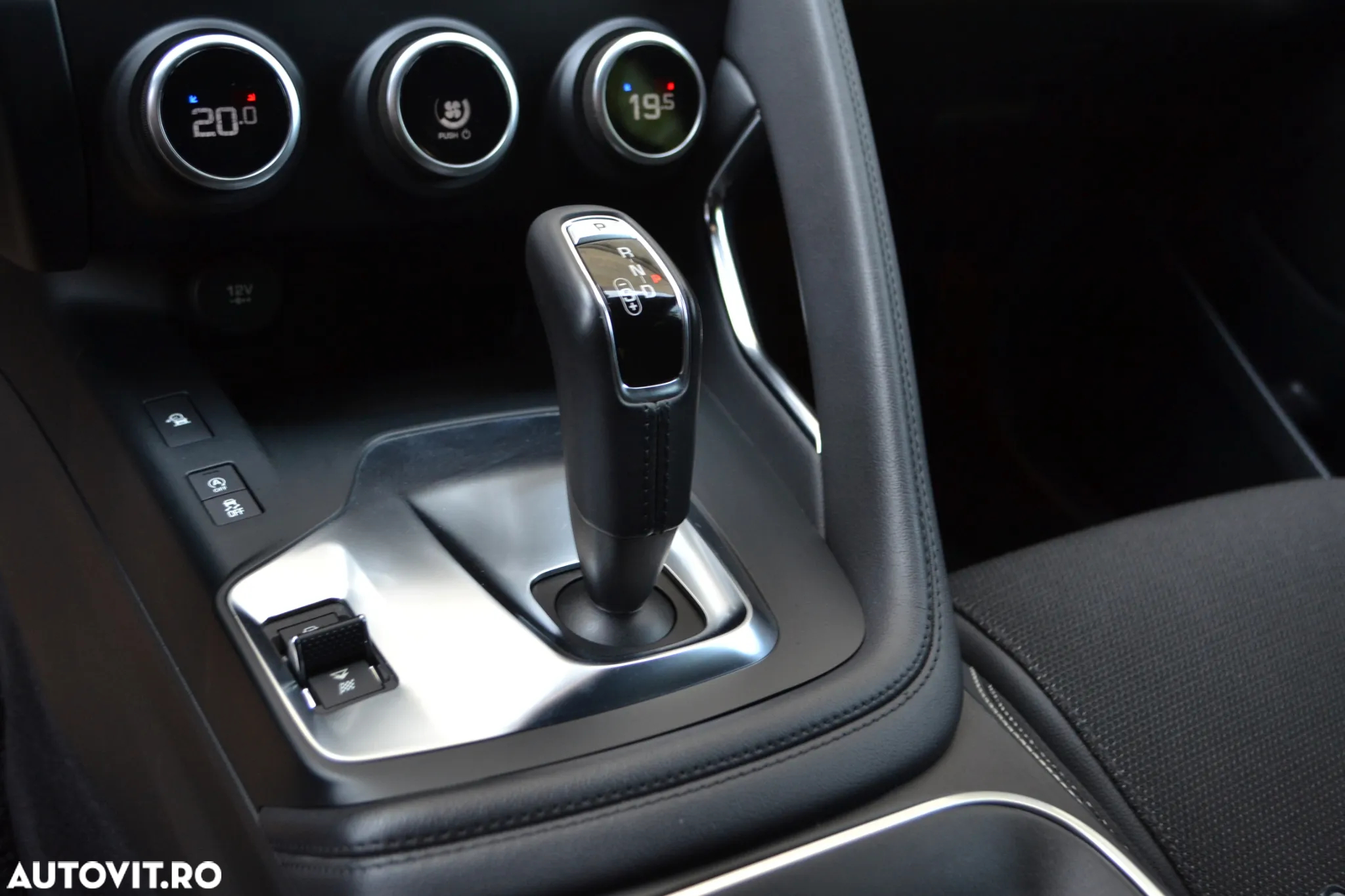 Jaguar E-Pace D180 AWD R-Dynamic S - 18