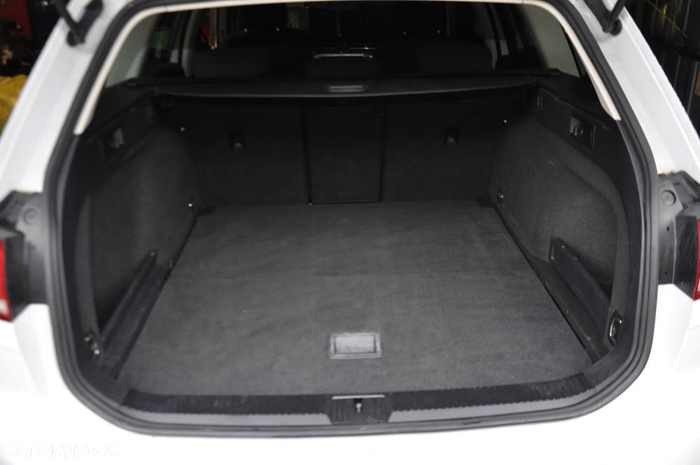 Volkswagen Passat 2.0 TDI SCR Comfortline - 18