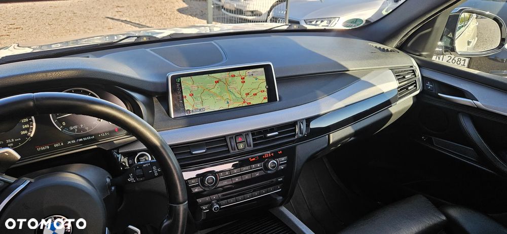 BMW X5 M M50d Sport-Aut - 30