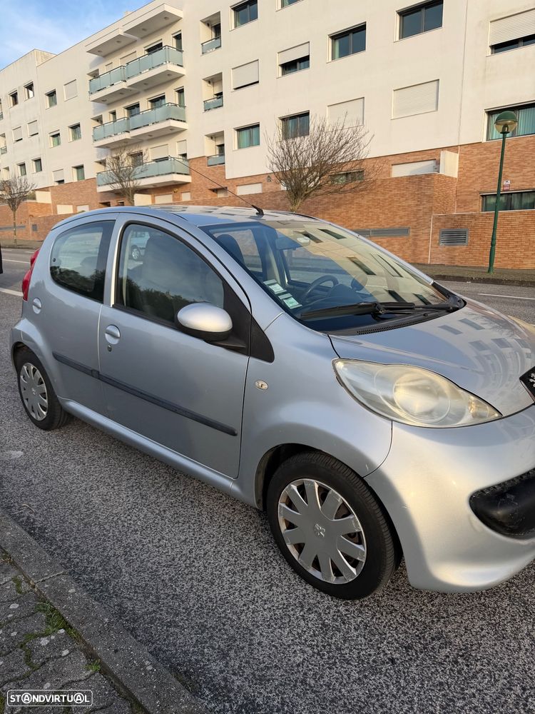 Peugeot 107 1.0 Trendy - 1