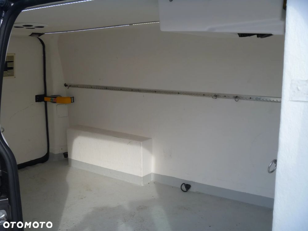 Ford TRANSIT CUSTOM - 20