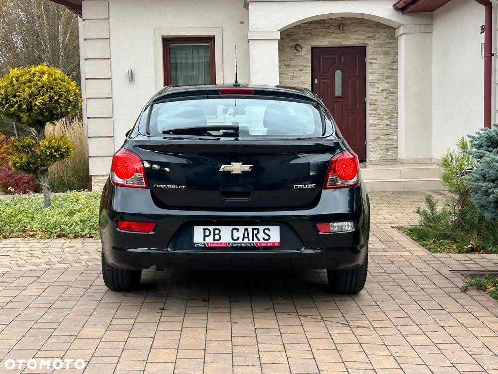 Chevrolet Cruze 1.6 LS+ - 9