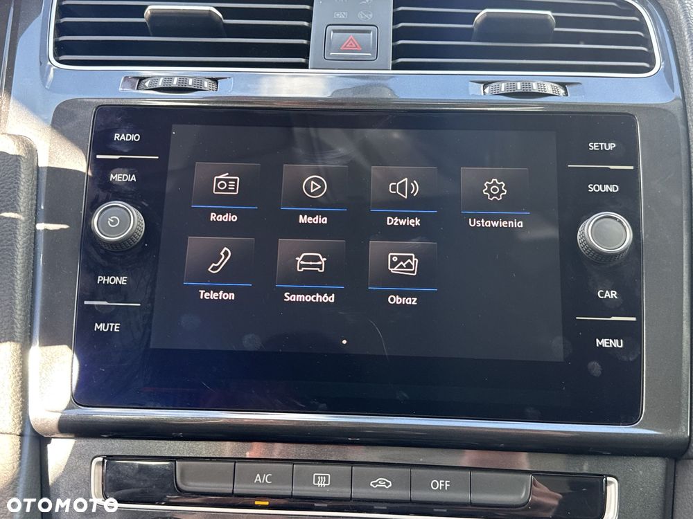 Volkswagen Golf - 27