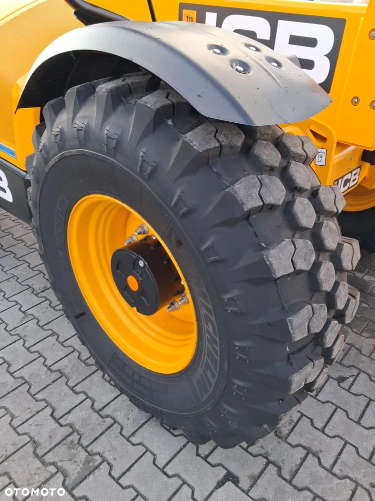 JCB 560-80 AGRI XTRA DUALTECH VT - 9