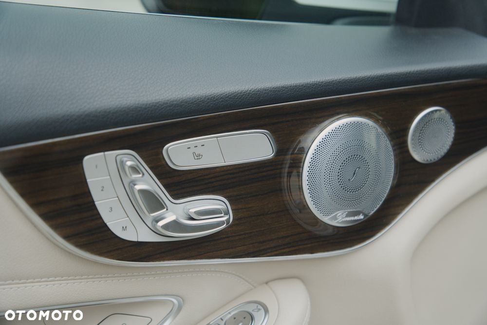 Mercedes-Benz Klasa C 300 9G-TRONIC AMG Line - 15