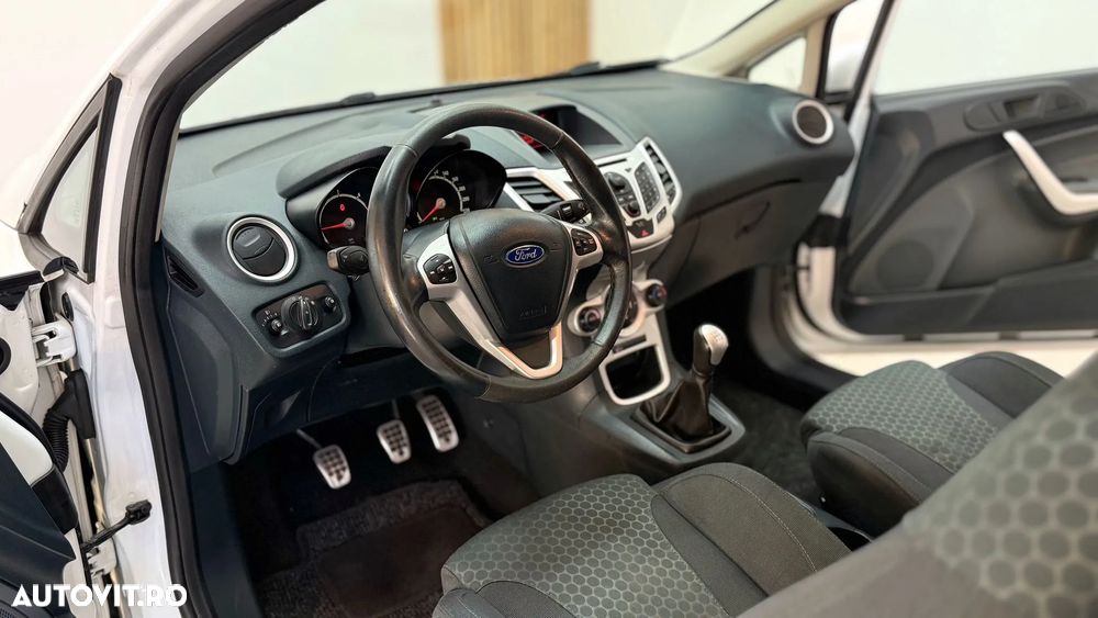 Ford Fiesta 1.6 TDCI Ghia - 6