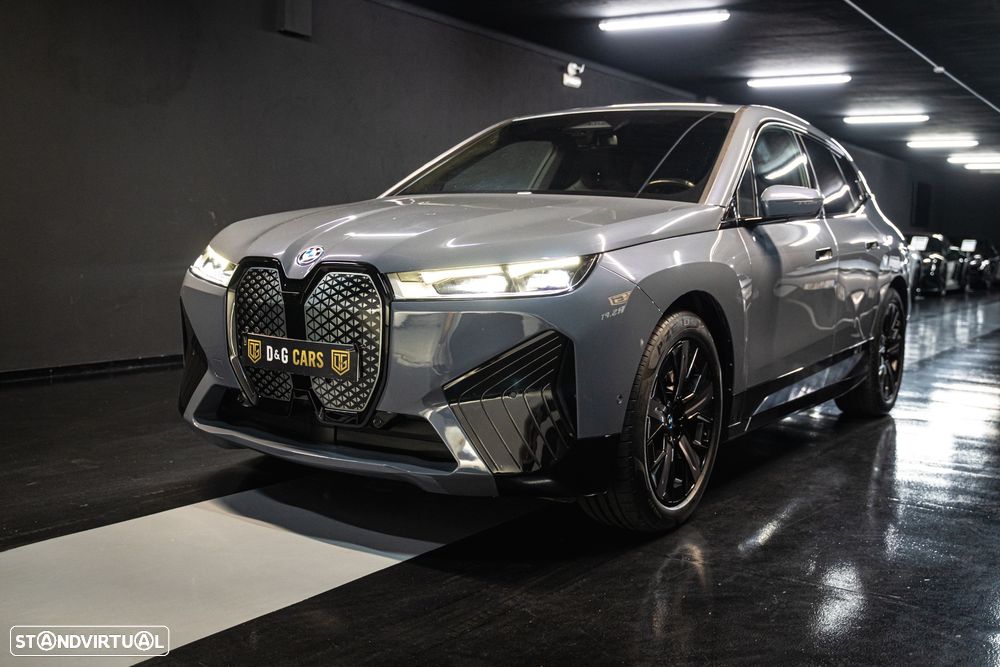 BMW iX xDrive 40 Pack Desportivo - 25