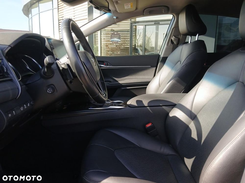 Toyota Camry 2.5 Hybrid Executive CVT - 16