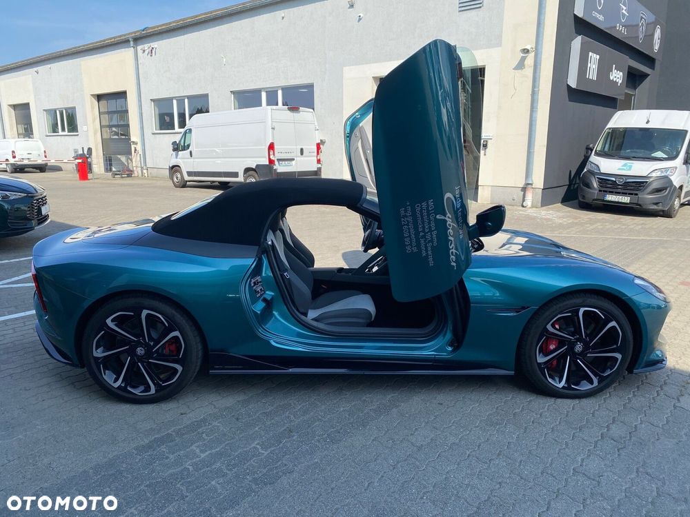 MG Cyberster 77kWh AWD Czarny Dach - 16