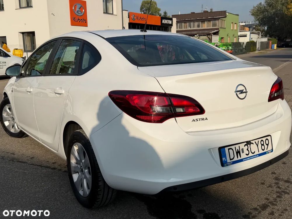 Opel Astra - 4