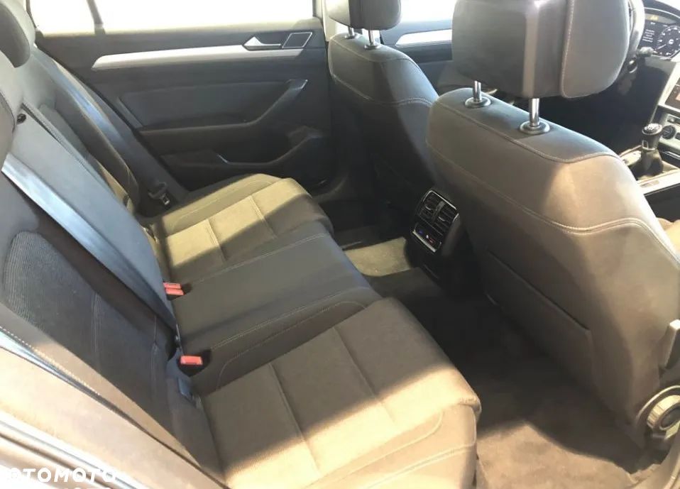 Volkswagen Passat Variant 2.0 TDI SCR Comfortline - 9