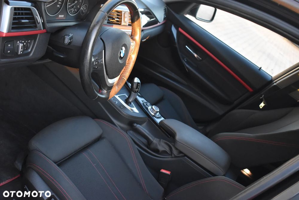 BMW Seria 3 320d Sport Line - 12