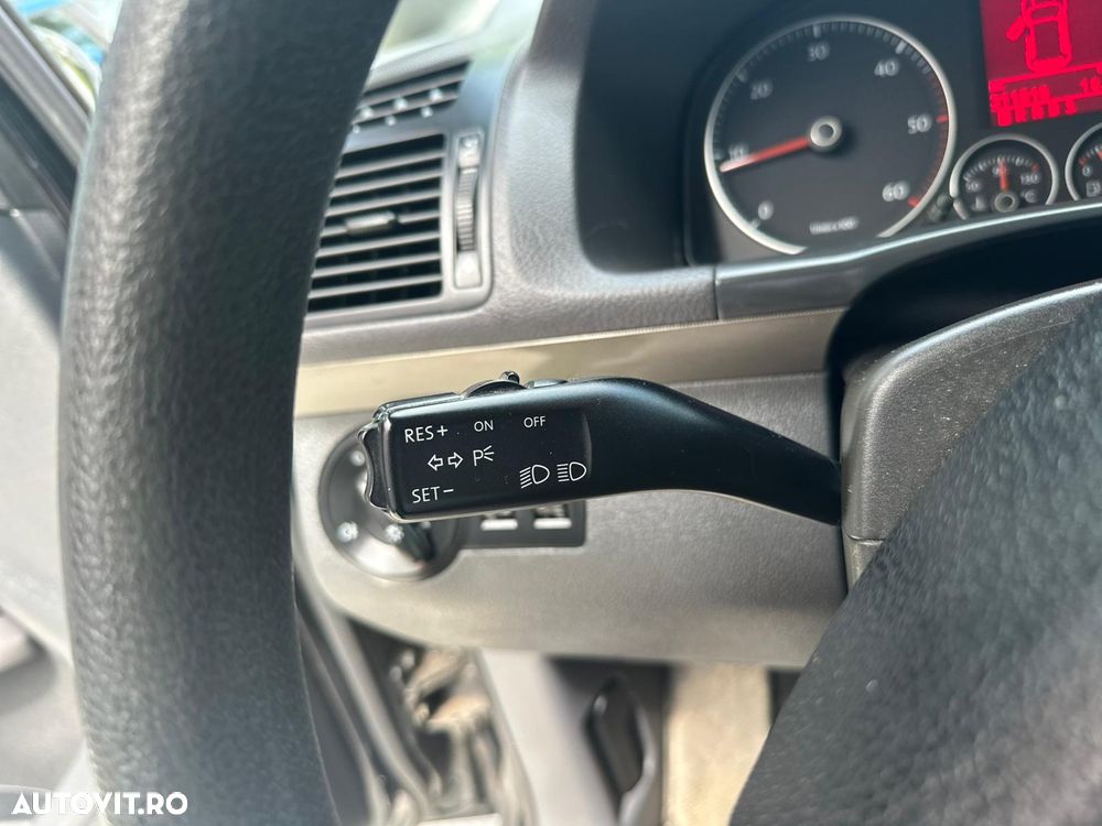 Volkswagen Touran 1.9TDI Highline DSG - 18