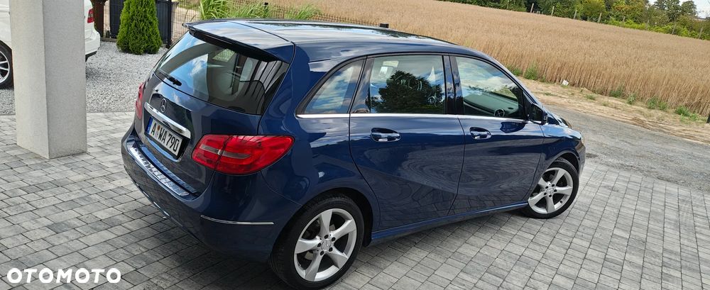Mercedes-Benz Klasa B 180 (BlueEFFICIENCY) - 23