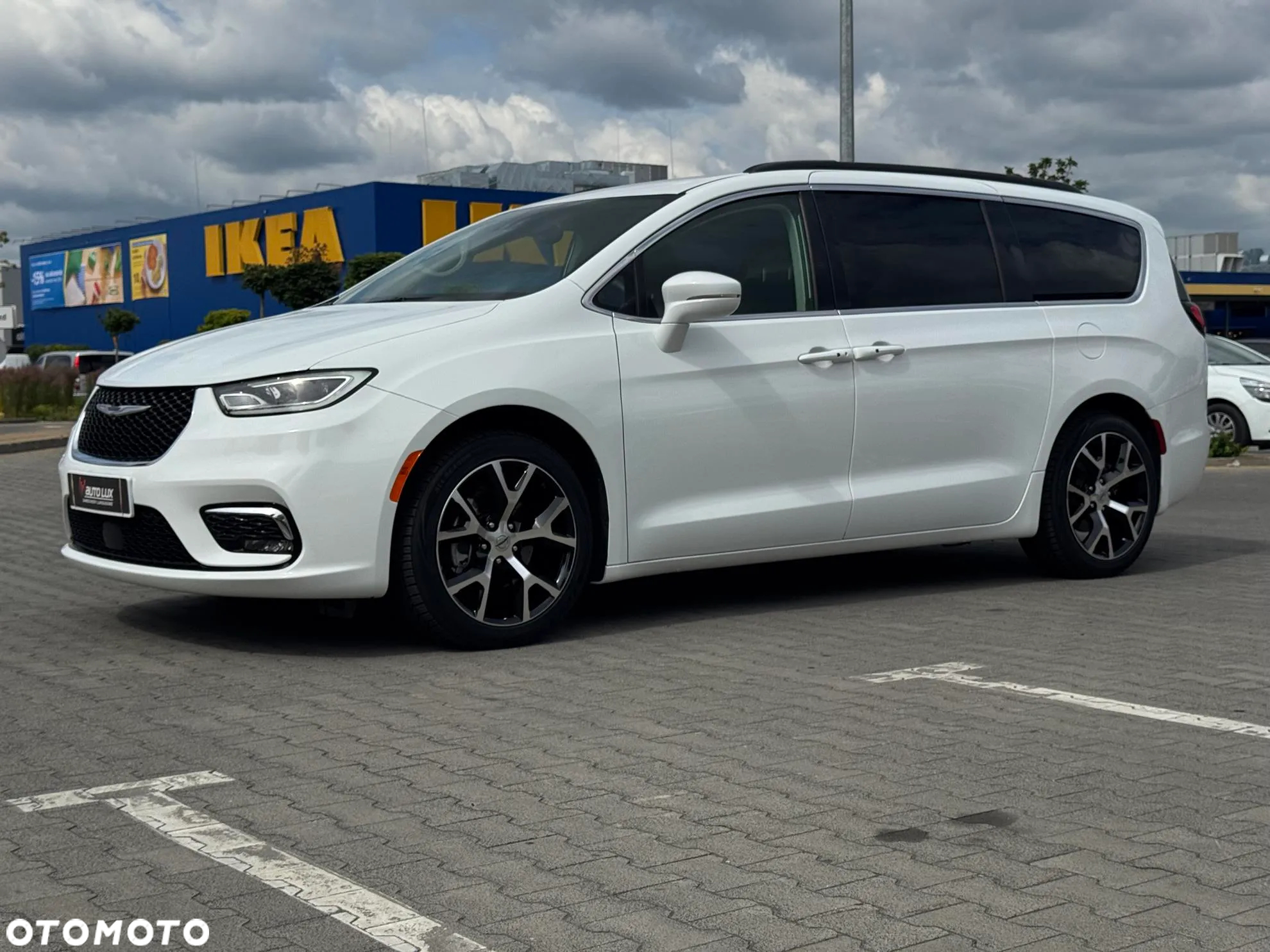 Chrysler Pacifica - 29