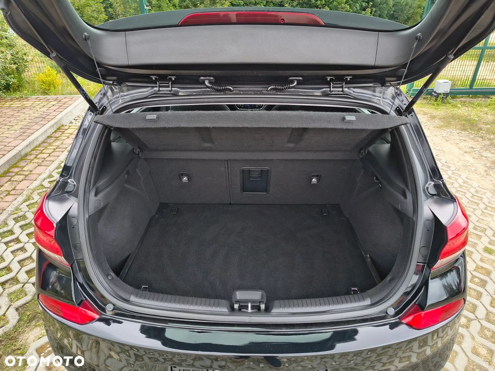 Hyundai i30 1.6 CRDi BlueDrive Premium - 19