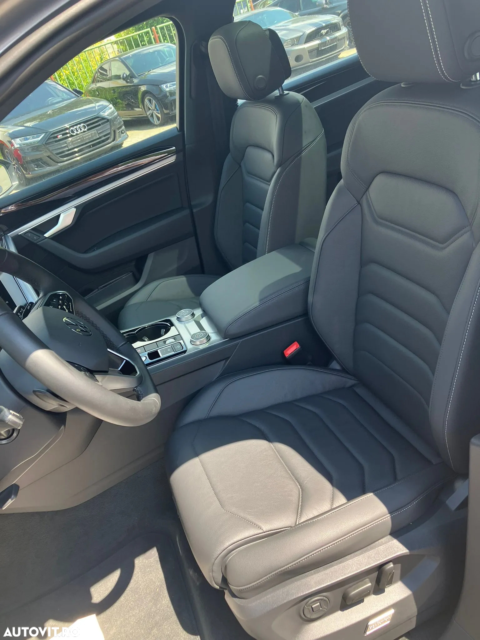 Volkswagen Touareg 3.0 V6 e-Hybrid 4Motion Aut. Elegance - 8