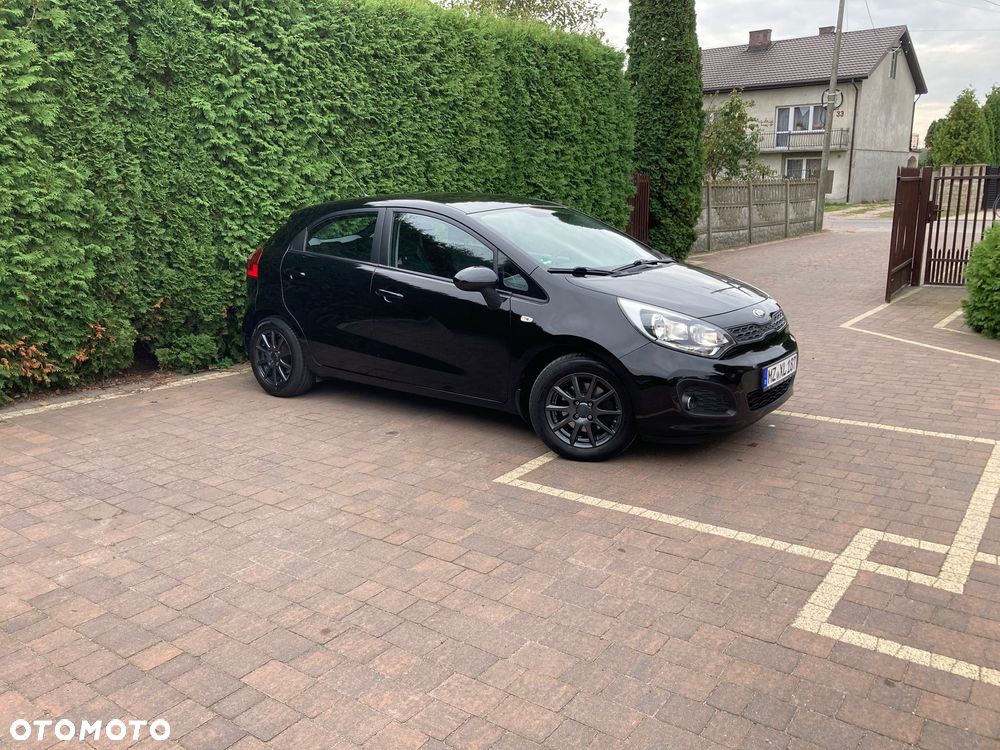 Kia Rio 1.4 L - 3