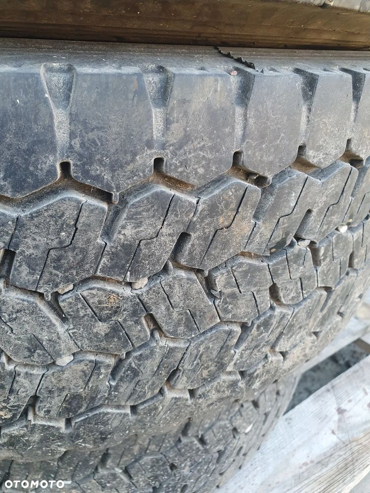 Opona 205/75R17.5 używane ładny bieżnik - 4