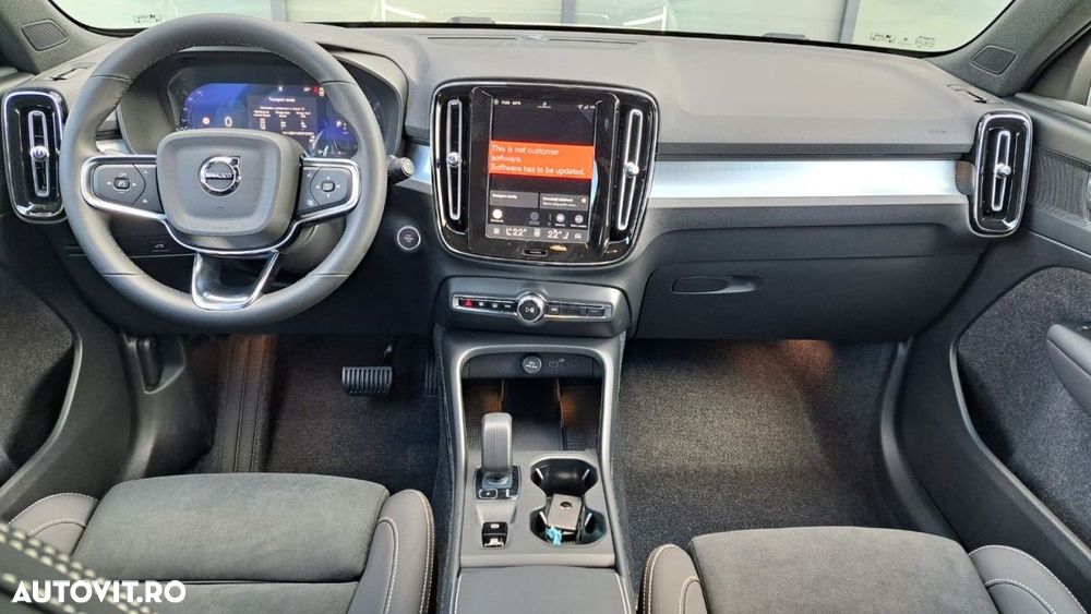 Volvo XC 40 B3 AT FWD MHEV Core - 13