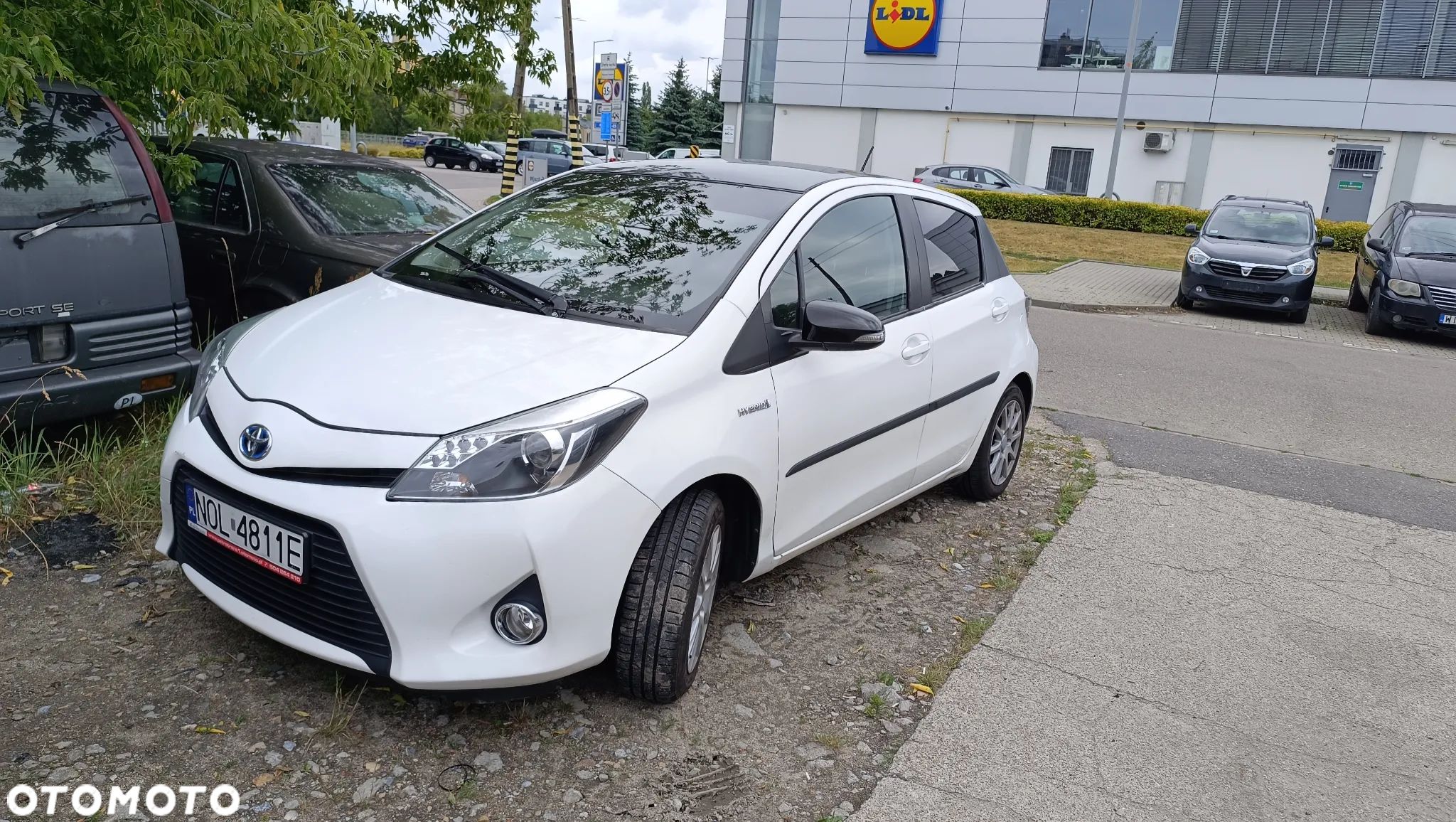 Toyota Yaris Hybrid 100 Sol - 1