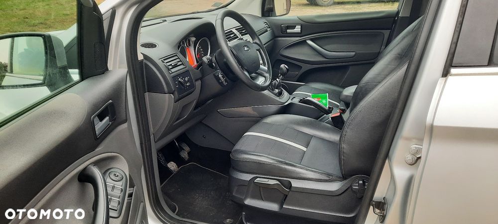 Ford Kuga - 3