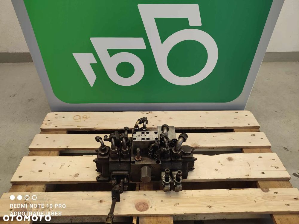 Rozdzielacz hydrauliczny Merlo Roto 40.18 - 1