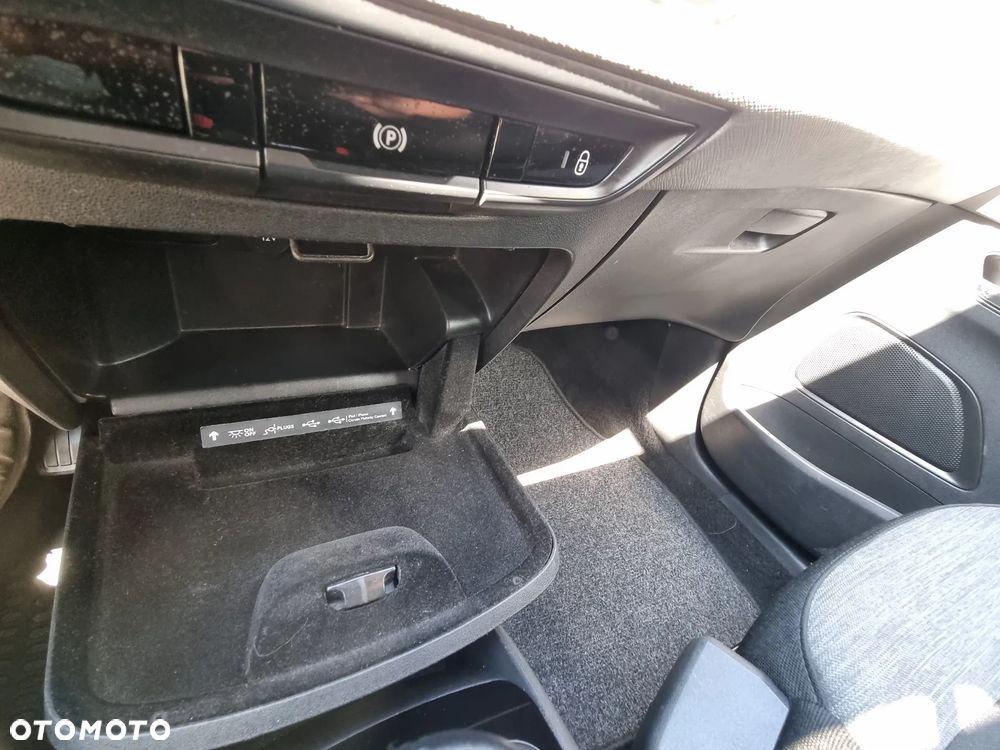 Citroën C4 Picasso 1.6 BlueHDi Shine S&S - 21