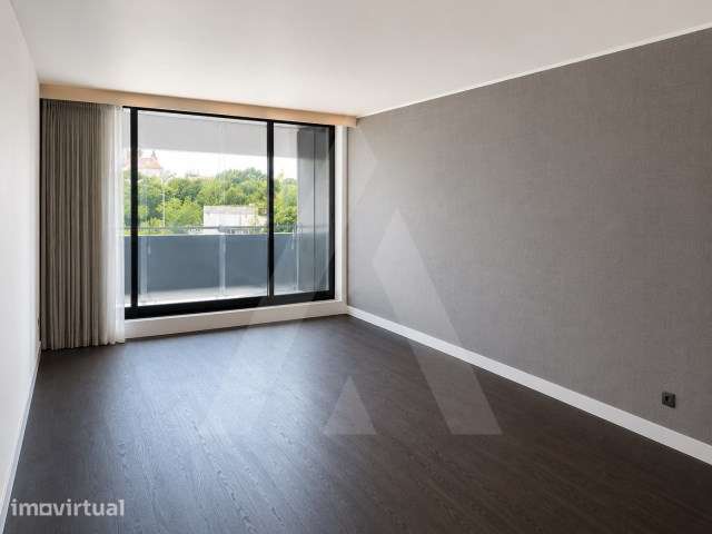 Apartamento T2 moderno e luminoso junto ao Centro Comercial Glicínias - Grande imagem: 3/12