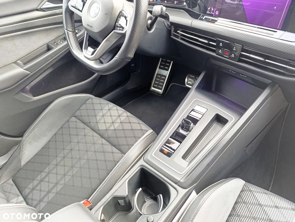 Volkswagen Golf VIII 1.5 eTSI EVO R-Line DSG - 16