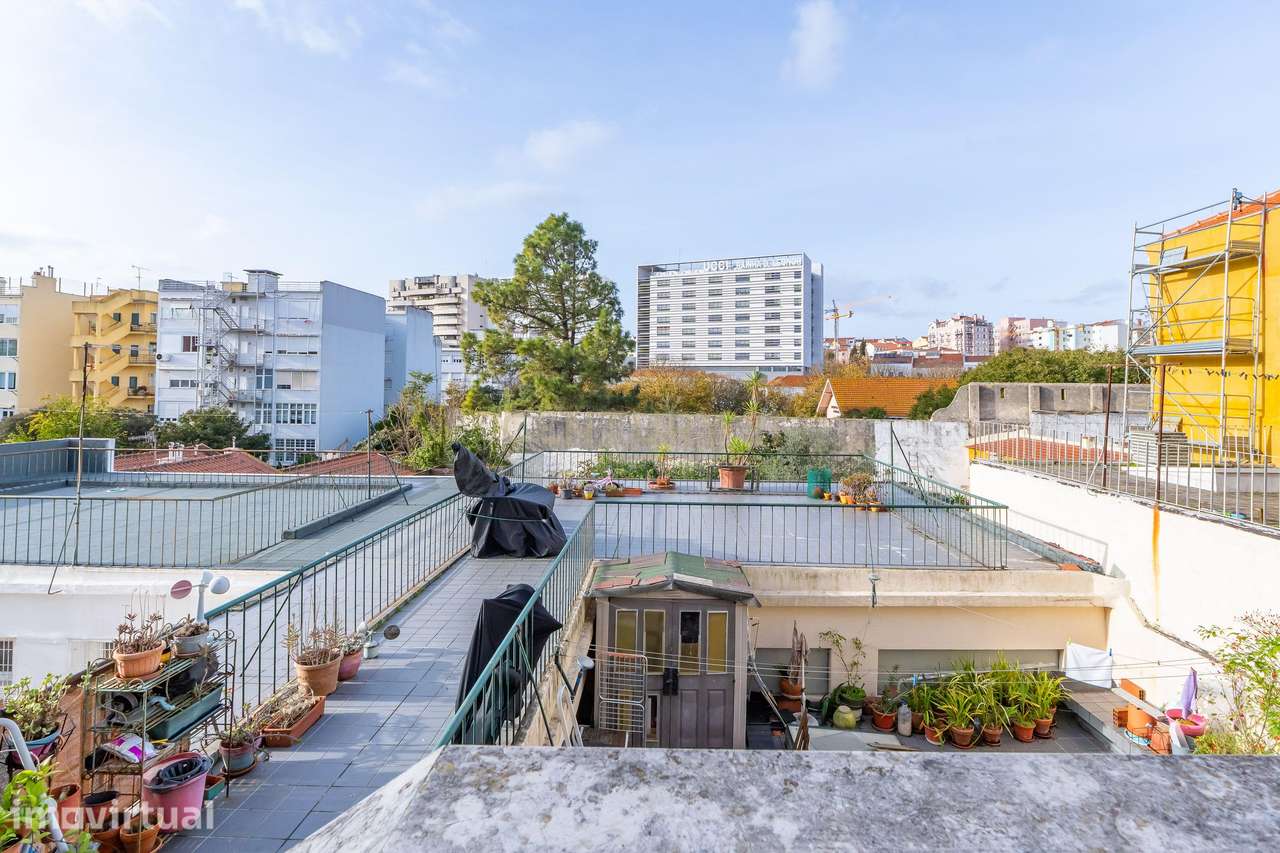 T2 na Lapa, com terraço privativo de 48 m², junto ao Jardim da Estrela - Grande imagem: 4/23
