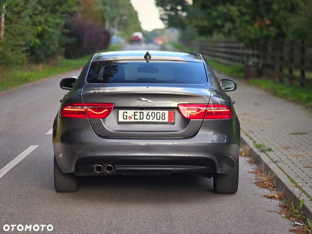 Jaguar XE 2.0 D Prestige - 20