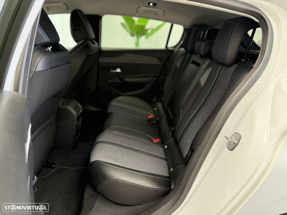 Peugeot 308 1.6 Hybrid Allure Pack e-EAT8 - 18